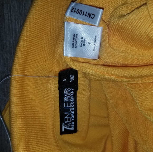 Sweater - Picture 3 of 3